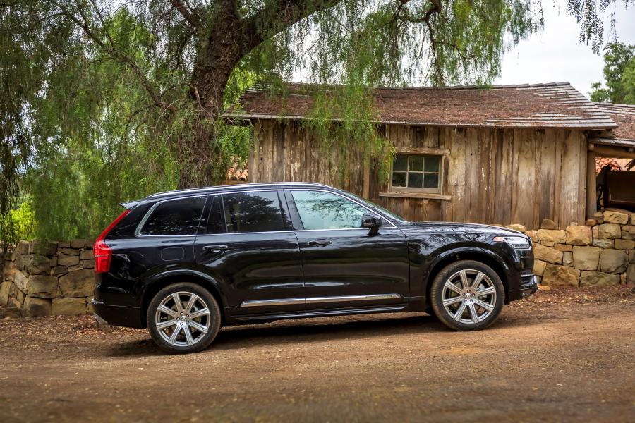  Volvo XC90 T6 AWD First Edition 2016 года  (US) (фото 13 из 17)
